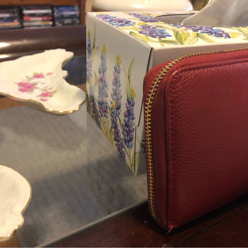 Kenneth Cole deep red wristlet measures 4x8 - Picture 8 of 9